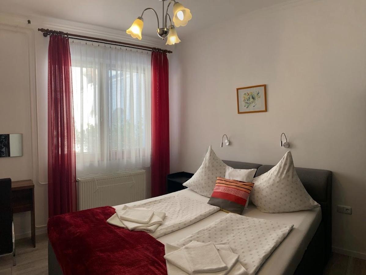 Bathory Apartments ไฮจ์ดุสโซบอสโล ภายนอก รูปภาพ